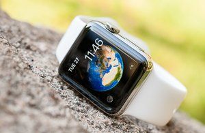 Apple Watch teraz kolorowy: ten nowy model ma poważne tło